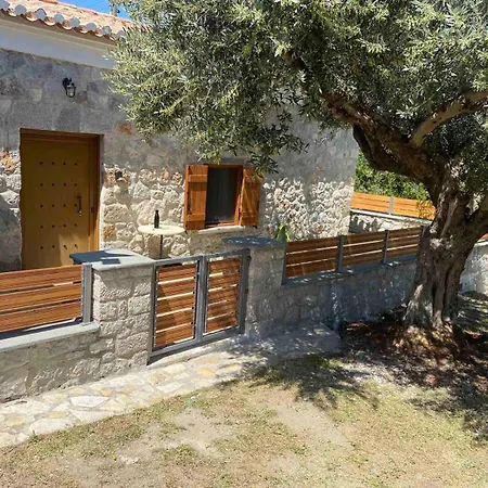 Cheerful 3 Bedroom Cottage With Indoor Fireplace Pelei Exterior photo