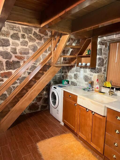 Holiday home Cheerful 3 Bedroom With Indoor Fireplace