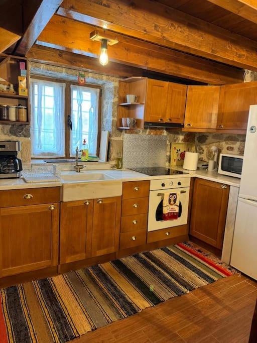 Cheerful 3 Bedroom With Indoor Fireplace * Pelei