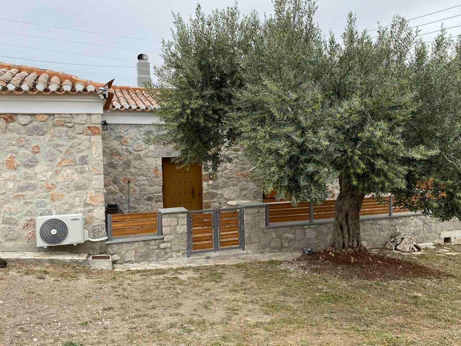 Cheerful 3 Bedroom With Indoor Fireplace *